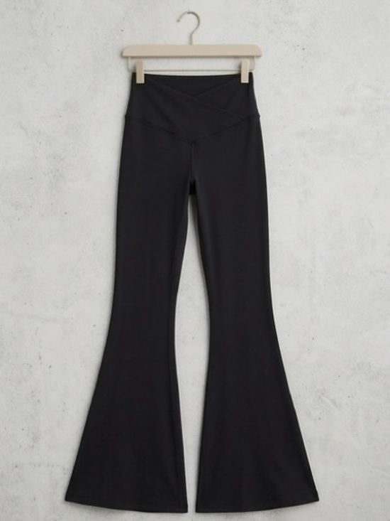 💥 Aerie OFFLINE REAL ME Crossover Flare Leggings | Small (Petite) | NEVER WORN! - Picture 5 of 6